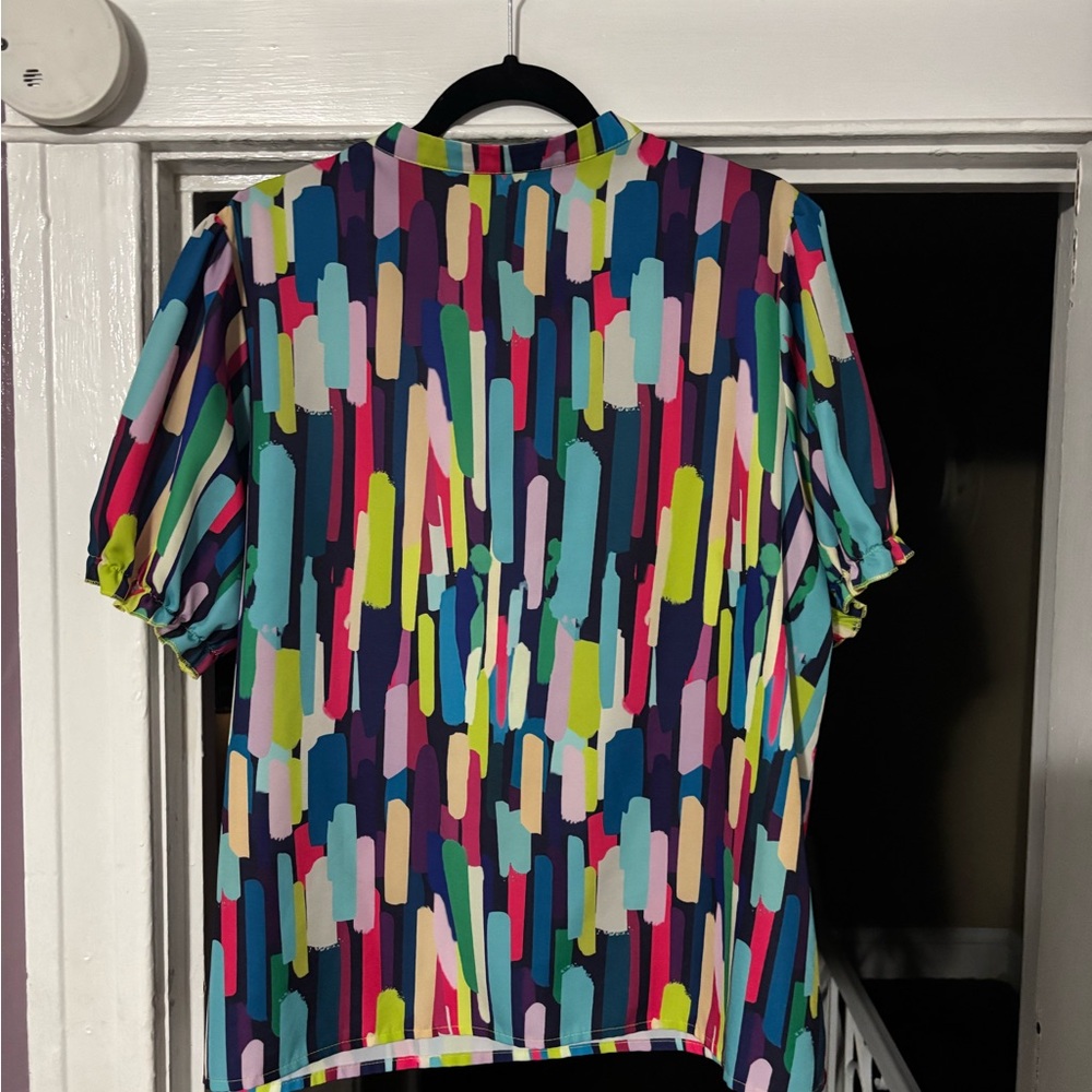 SHEIN Multicolor Abstract Blouse - Picture 5 of 9